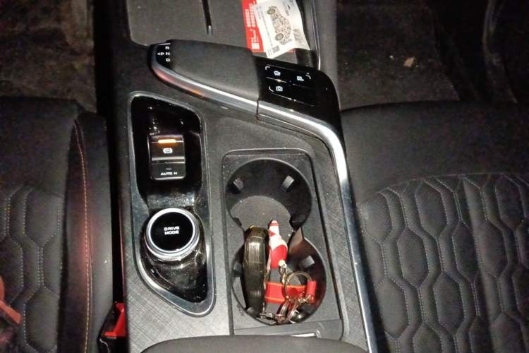 Used CHANGAN UNI-T 2022 1.5T Prestige Version Gear Lever