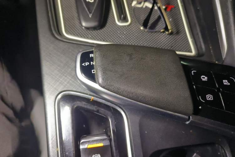 Used CHANGAN UNI-T 2022 1.5T Prestige Version Gear Lever