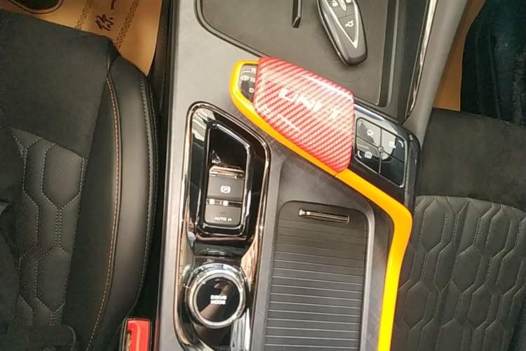 Used CHANGAN UNI-T 2022 1.5T Sport Edition Premium Version Gear Lever