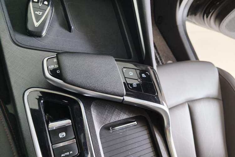 Used CHANGAN UNI-T 2022 1.5T Prestige Version Gear Lever