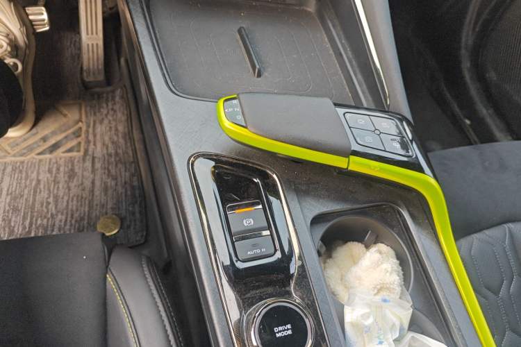 Used CHANGAN UNI-T 2022 1.5T Sport Edition Flagship Version Gear Lever