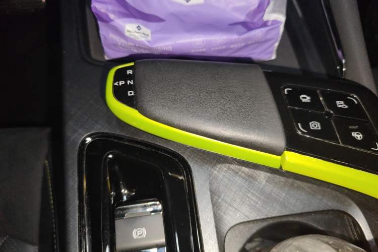 Used CHANGAN UNI-T 2022 1.5T Sport Edition Flagship Version Gear Lever
