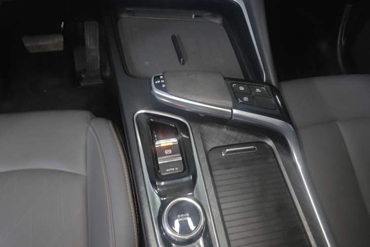 Used CHANGAN UNI-T 2022 1.5T Sport Edition Premium Version Gear Lever