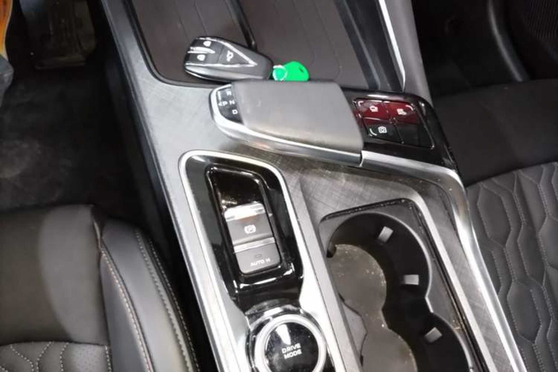 Used CHANGAN UNI-T 2022 1.5T Sport Edition Premium Version Gear Lever