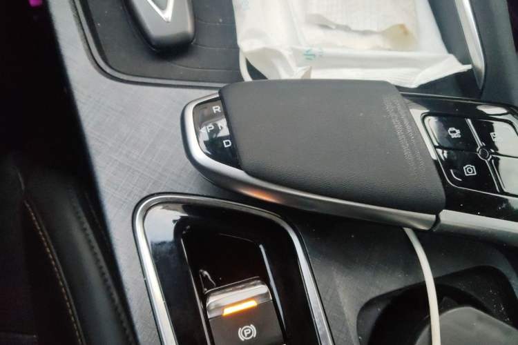 Used CHANGAN UNI-T 2022 1.5T Luxury Edition Gear Lever