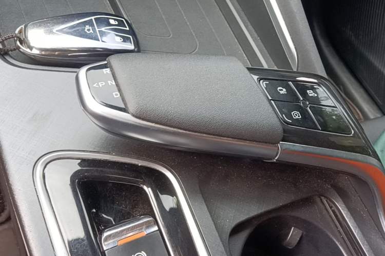 Used CHANGAN UNI-T 2022 1.5T Prestige Version Gear Lever