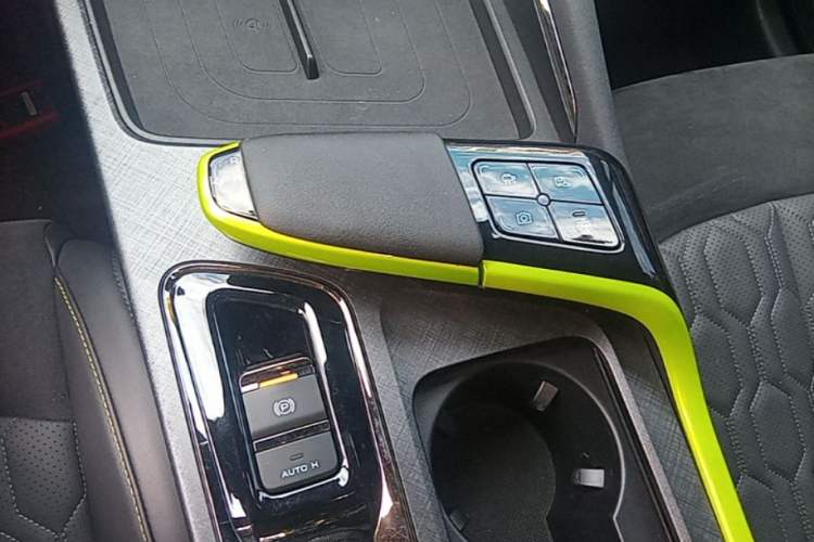 Used CHANGAN UNI-T 2022 1.5T Sport Edition Flagship Version Gear Lever