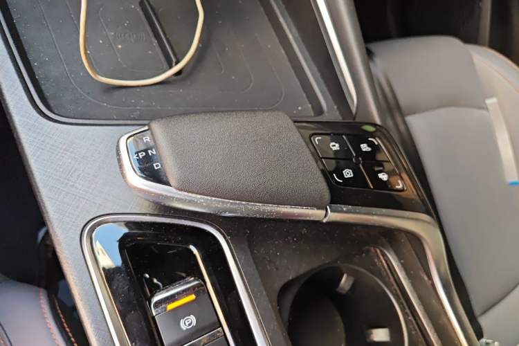 Used CHANGAN UNI-T 2022 1.5T Flagship Edition Gear Lever