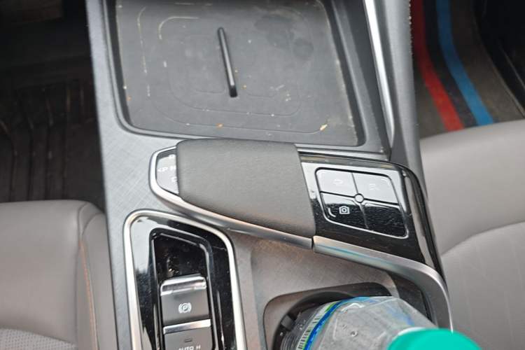 Used CHANGAN UNI-T 2022 1.5T Prestige Version Gear Lever