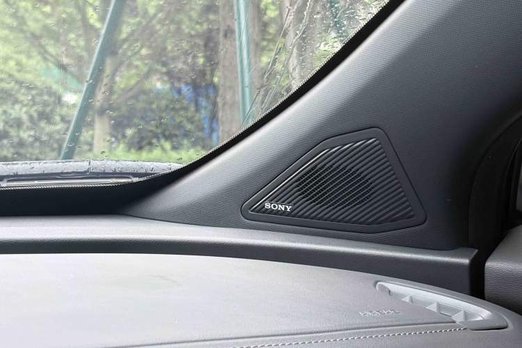 Used CHANGAN UNI-T 2022 1.5T Sport Edition Flagship Version Interior 12