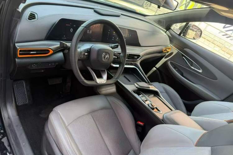 Used CHANGAN UNI-T 2022 1.5T Sport Edition Premium Version Interior 3