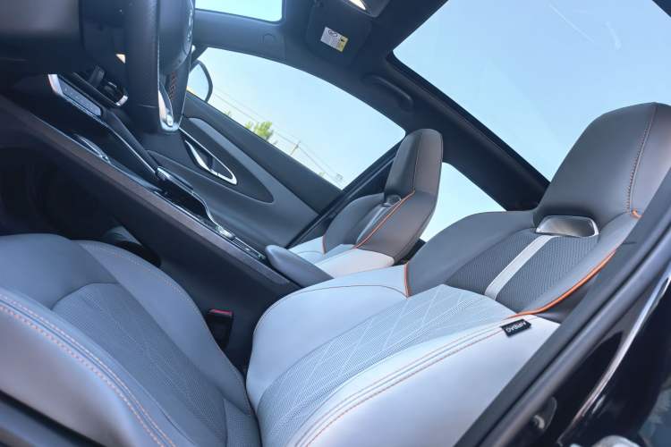 Used CHANGAN UNI-T 2022 1.5T Prestige Version Interior 4
