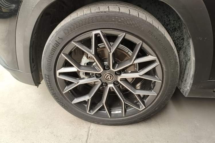 Used CHANGAN UNI-T 2022 1.5T Prestige Version Left Front Wheel Hub