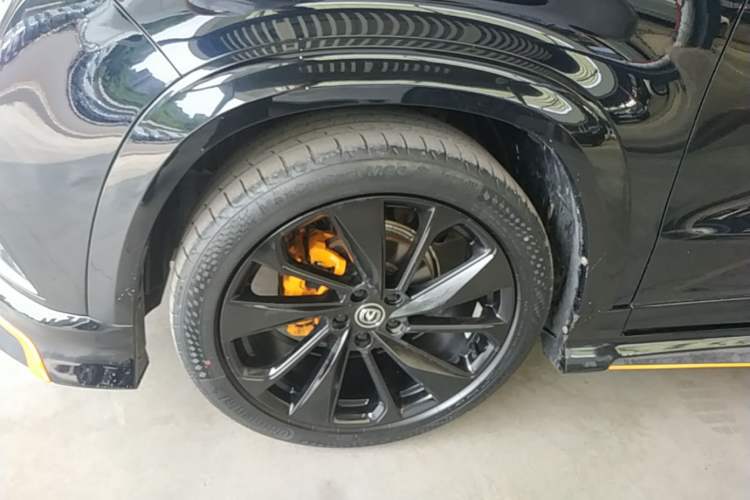 Used CHANGAN UNI-T 2022 1.5T Sport Edition Premium Version Left Front Wheel Hub
