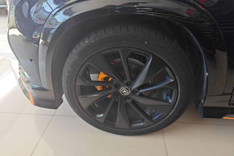 Used CHANGAN UNI-T 2022 1.5T Sport Edition Flagship Version Left Front Wheel Hub