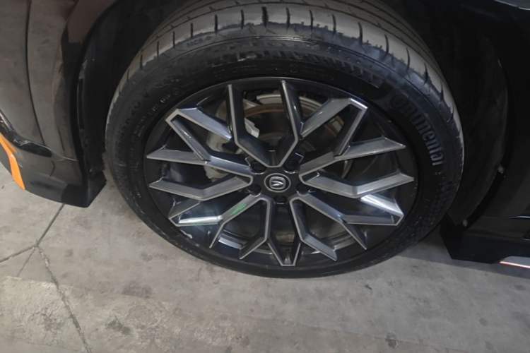 Used CHANGAN UNI-T 2022 1.5T Sport Edition Premium Version Left Front Wheel Hub