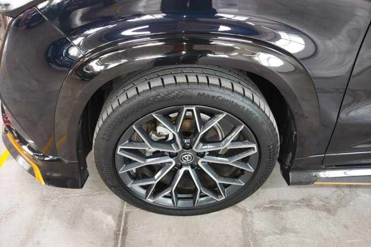 Used CHANGAN UNI-T 2022 1.5T Sport Edition Premium Version Left Front Wheel Hub