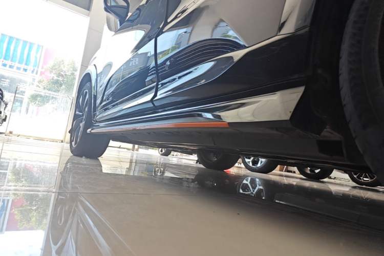 Used CHANGAN UNI-T 2022 1.5T Sport Edition Flagship Version Left Side Sill