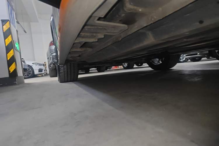 Used CHANGAN UNI-T 2022 1.5T Sport Edition Premium Version Left Side Sill