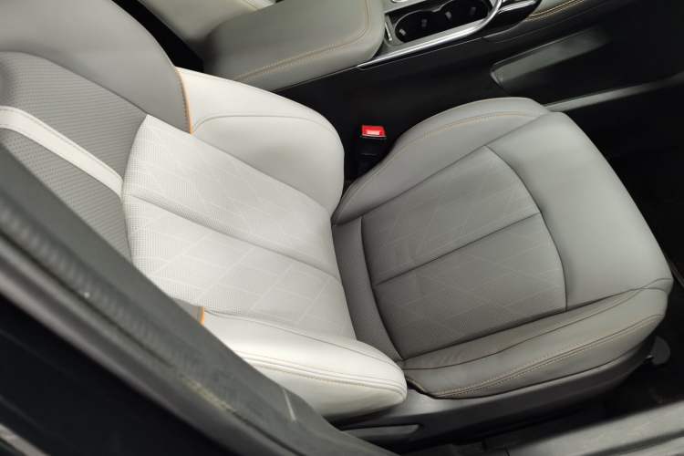 Used CHANGAN UNI-T 2022 1.5T Prestige Version Right Front Seat