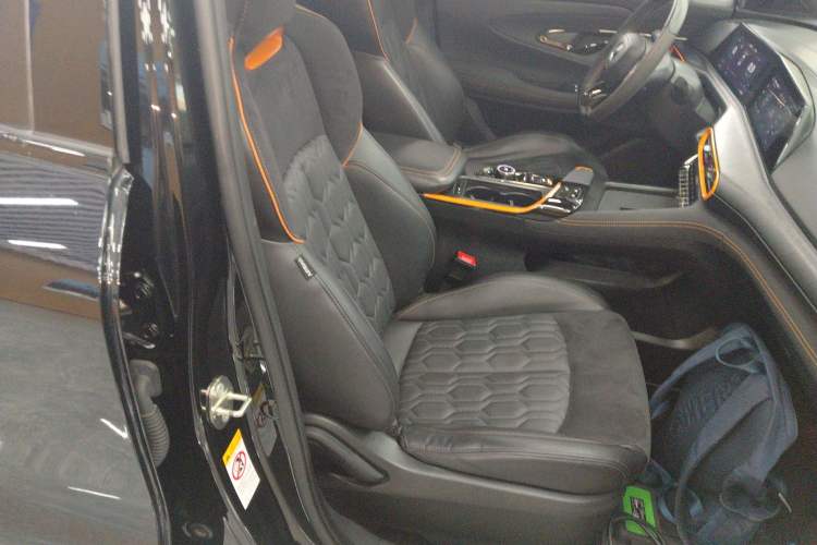 Used CHANGAN UNI-T 2022 1.5T Sport Edition Premium Version Right Front Seat