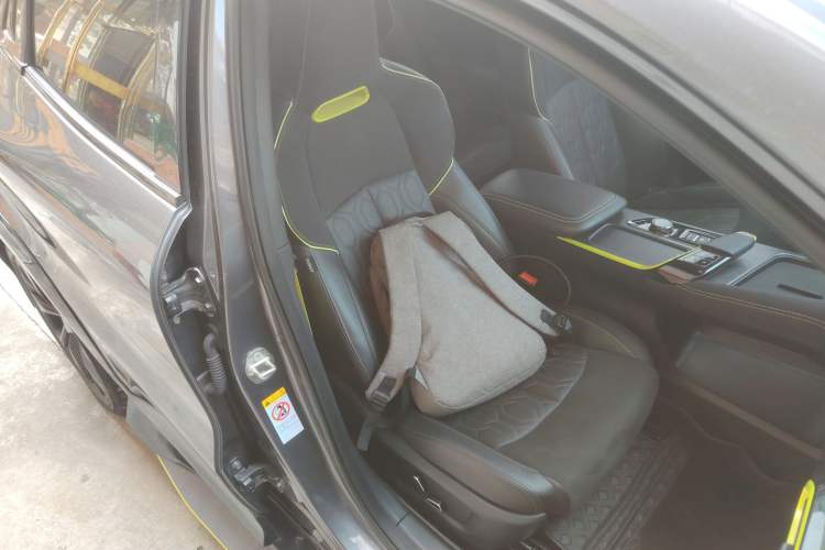Used CHANGAN UNI-T 2022 1.5T Sport Edition Flagship Version Right Front Seat