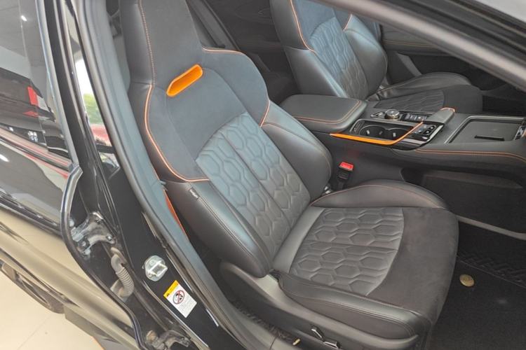 Used CHANGAN UNI-T 2022 1.5T Sport Edition Flagship Version Right Front Seat