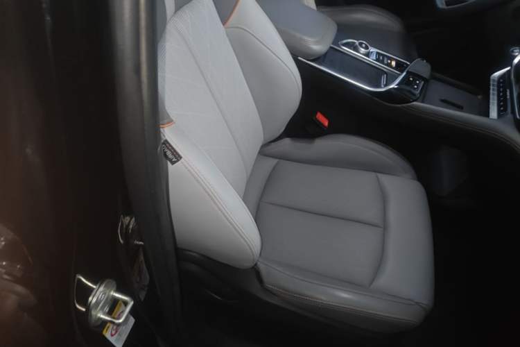 Used CHANGAN UNI-T 2022 1.5T Sport Edition Premium Version Right Front Seat