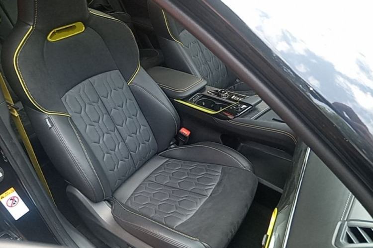 Used CHANGAN UNI-T 2022 1.5T Sport Edition Flagship Version Right Front Seat