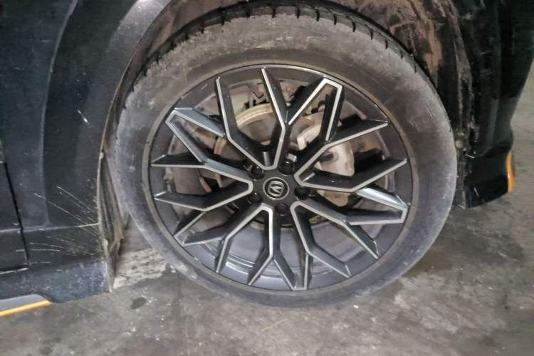 Used CHANGAN UNI-T 2022 1.5T Prestige Version Right Front Wheel Hub