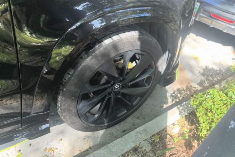 Used CHANGAN UNI-T 2022 1.5T Sport Edition Premium Version Right Front Wheel Hub