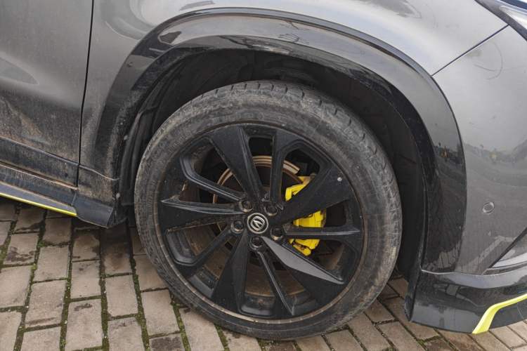 Used CHANGAN UNI-T 2022 1.5T Sport Edition Flagship Version Right Front Wheel Hub