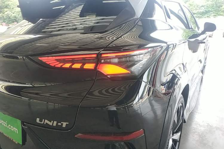 Used CHANGAN UNI-T 2022 1.5T Sport Edition Premium Version Right Rear Taillight