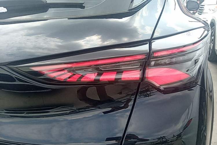 Used CHANGAN UNI-T 2022 1.5T Flagship Edition Right Rear Taillight