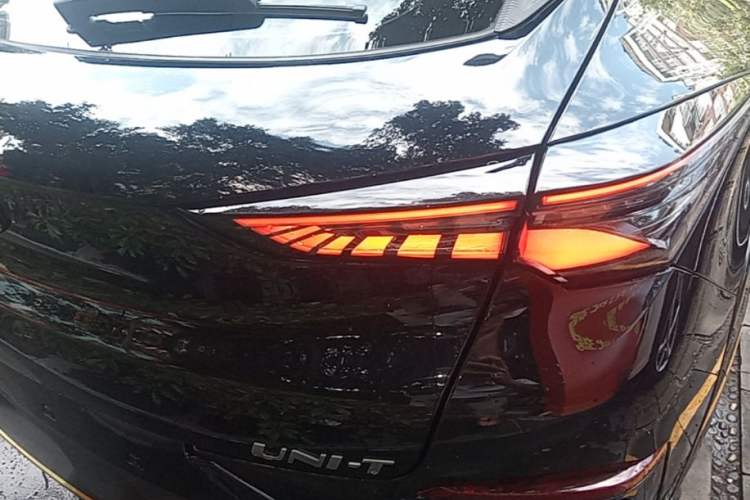 Used CHANGAN UNI-T 2022 1.5T Sport Edition Flagship Version Right Rear Taillight
