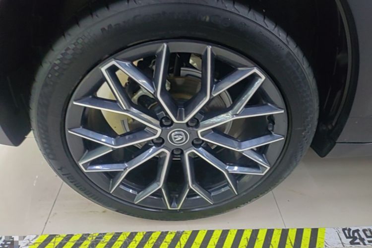 Used CHANGAN UNI-T 2022 1.5T Prestige Version Right Rear Wheel Hub
