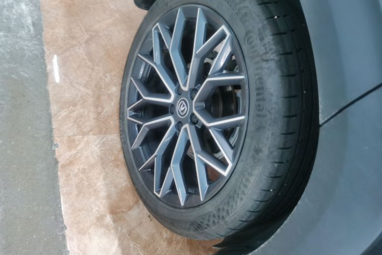 Used CHANGAN UNI-T 2022 1.5T Prestige Version Right Rear Wheel Hub