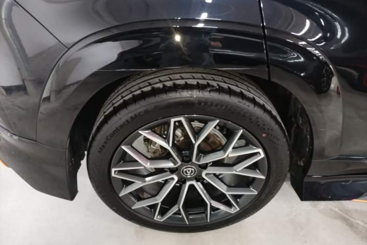 Used CHANGAN UNI-T 2022 1.5T Sport Edition Premium Version Right Rear Wheel Hub