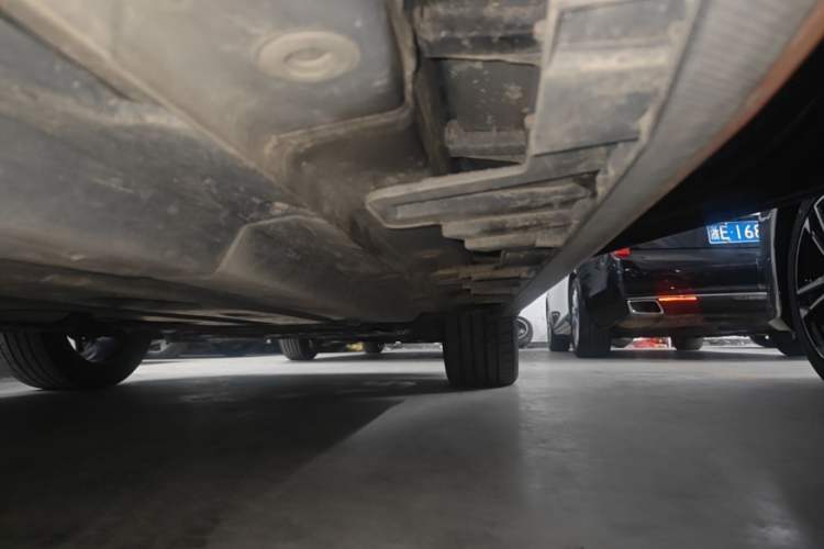 Used CHANGAN UNI-T 2022 1.5T Sport Edition Premium Version Right Side Sill