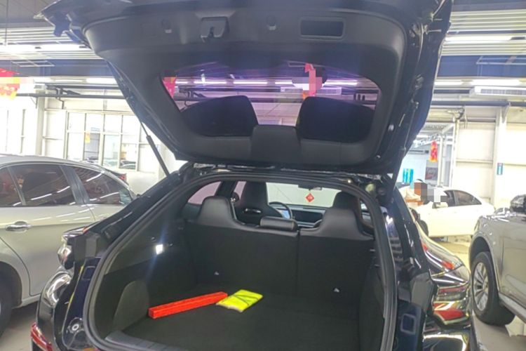 Used CHANGAN UNI-T 2022 1.5T Prestige Version Trunk