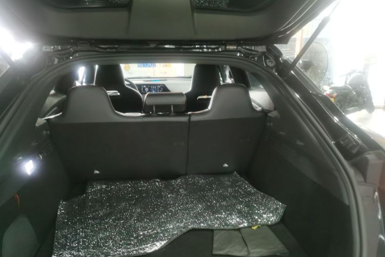 Used CHANGAN UNI-T 2022 1.5T Prestige Version Trunk