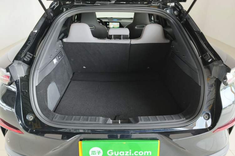 Used CHANGAN UNI-T 2022 1.5T Prestige Version Trunk