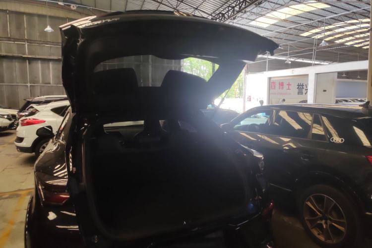 Used CHANGAN UNI-T 2022 1.5T Prestige Version Trunk