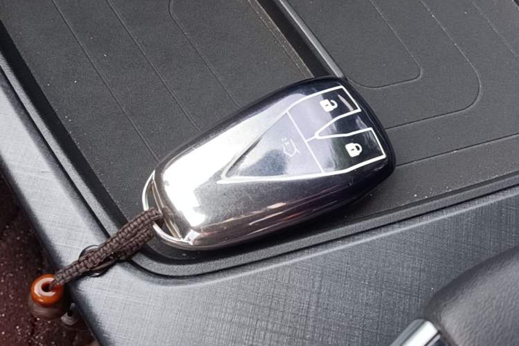 Used CHANGAN UNI-T 2022 1.5T Prestige Version Vehicle Key