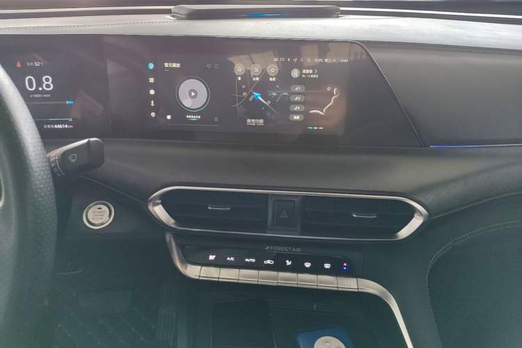 Used CHANGAN UNI-T 2022 1.5T Prestige Version Audio And AC Panel