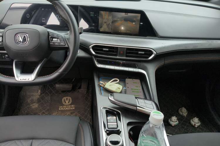 Used CHANGAN UNI-T 2022 2.0T Prestige Version Audio And AC Panel