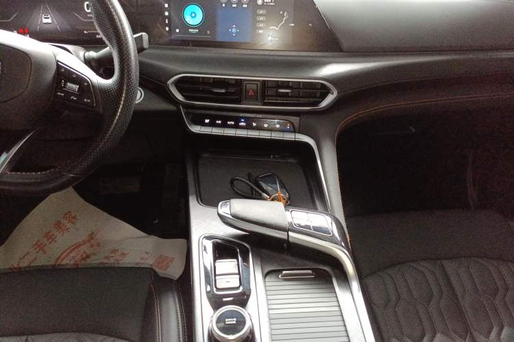 Used CHANGAN UNI-T 2022 2.0T Prestige Version Audio And AC Panel