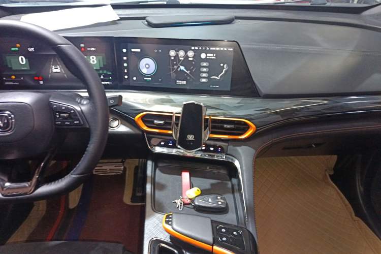 Used CHANGAN UNI-T 2022 2.0T Sport Edition Flagship Version Audio And AC Panel