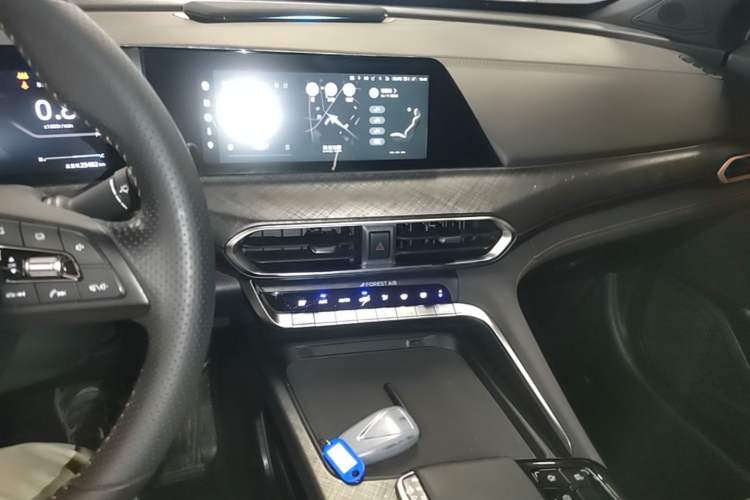 Used CHANGAN UNI-T 2022 2.0T Prestige Version Audio And AC Panel