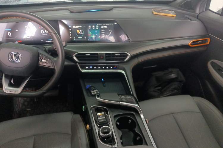 Used CHANGAN UNI-T 2022 1.5T Prestige Version Audio And AC Panel